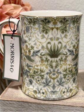 Morris & Co. STRAWBERRY THIEF GRAY GOLD GREEN FLORAL MUGS SET-2 FINE
CHINA NWT